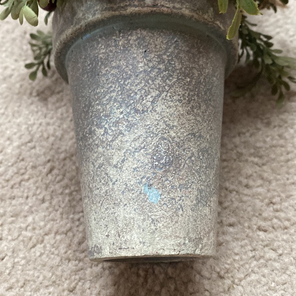 Boxwood Greenery Pot - Picture 4 of 6